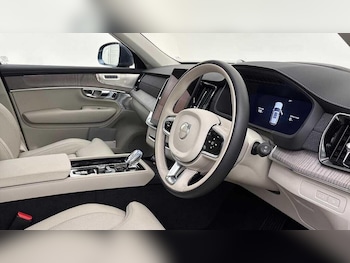 Used Volvo XC90 2025 for sale - 76349397: Photo