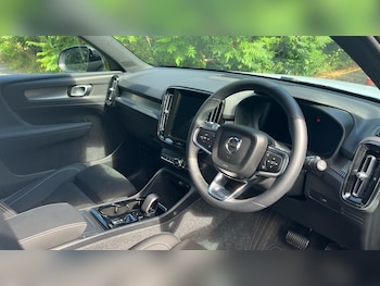 Used Volvo XC40 2024 for sale - 75635543: Photo