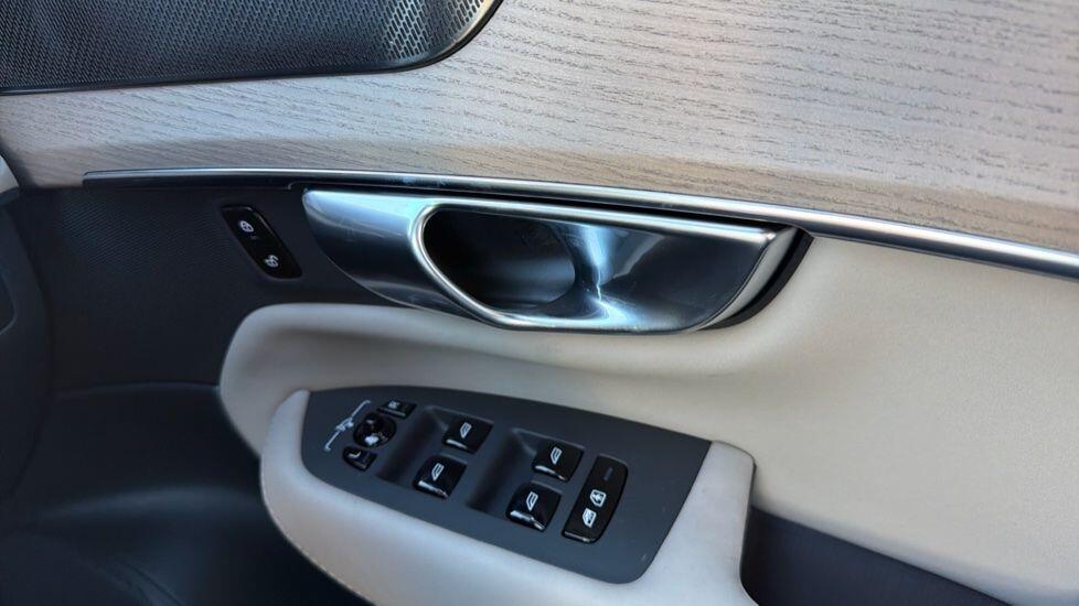 Used Volvo XC90 for sale - 76701883: Photo 31