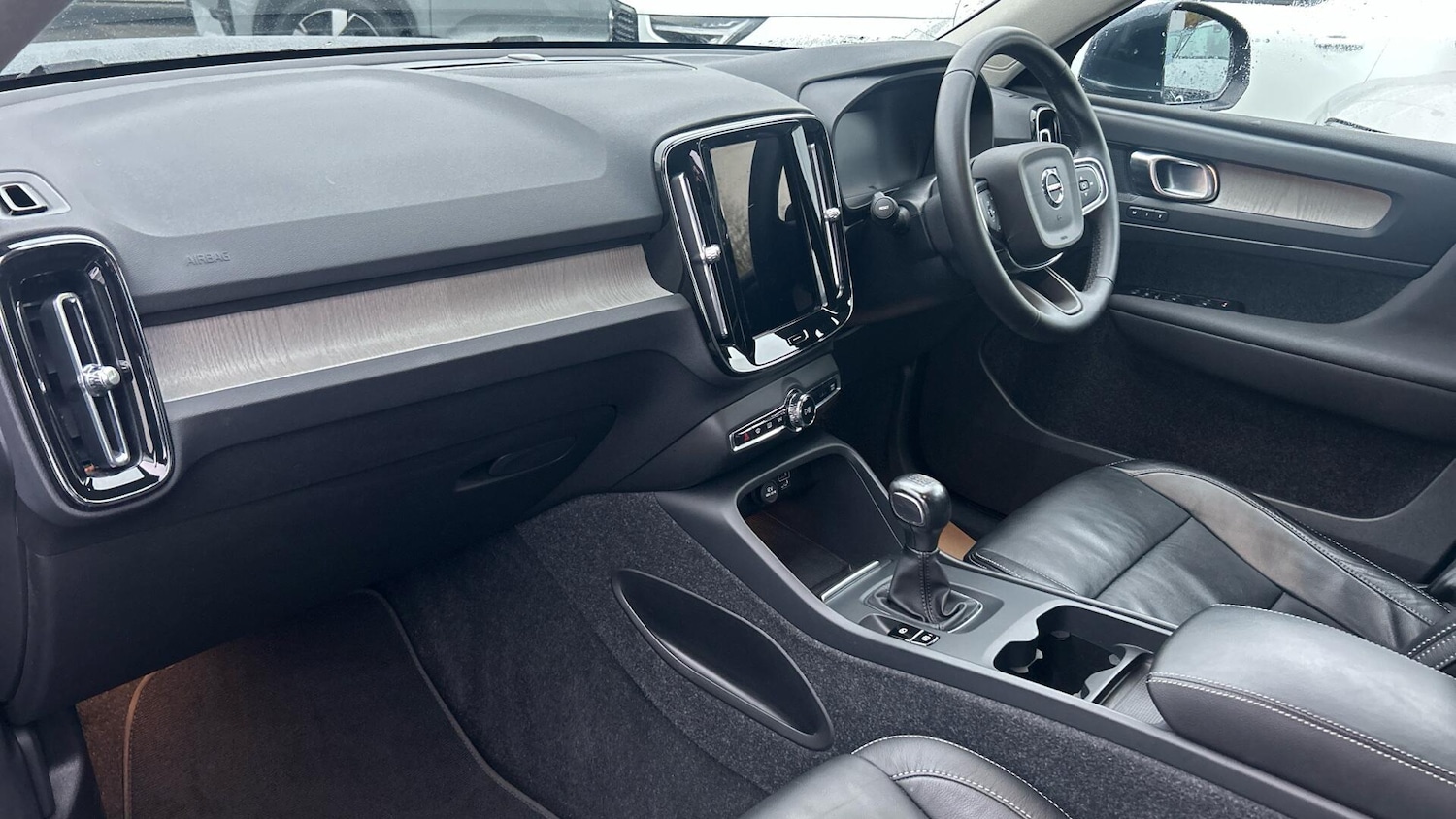 Used Volvo XC40 2022 for sale - 77267027: Photo 37