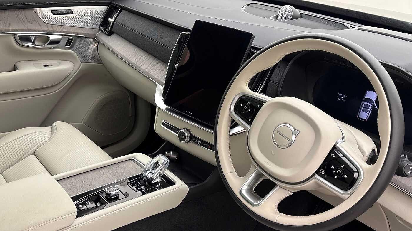 Used Volvo XC90 2025 for sale - 78020101: Photo 9