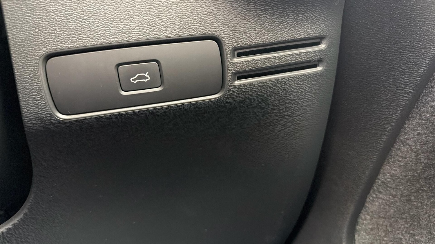 Used Volvo XC40 2022 for sale - 77162896: Photo 21