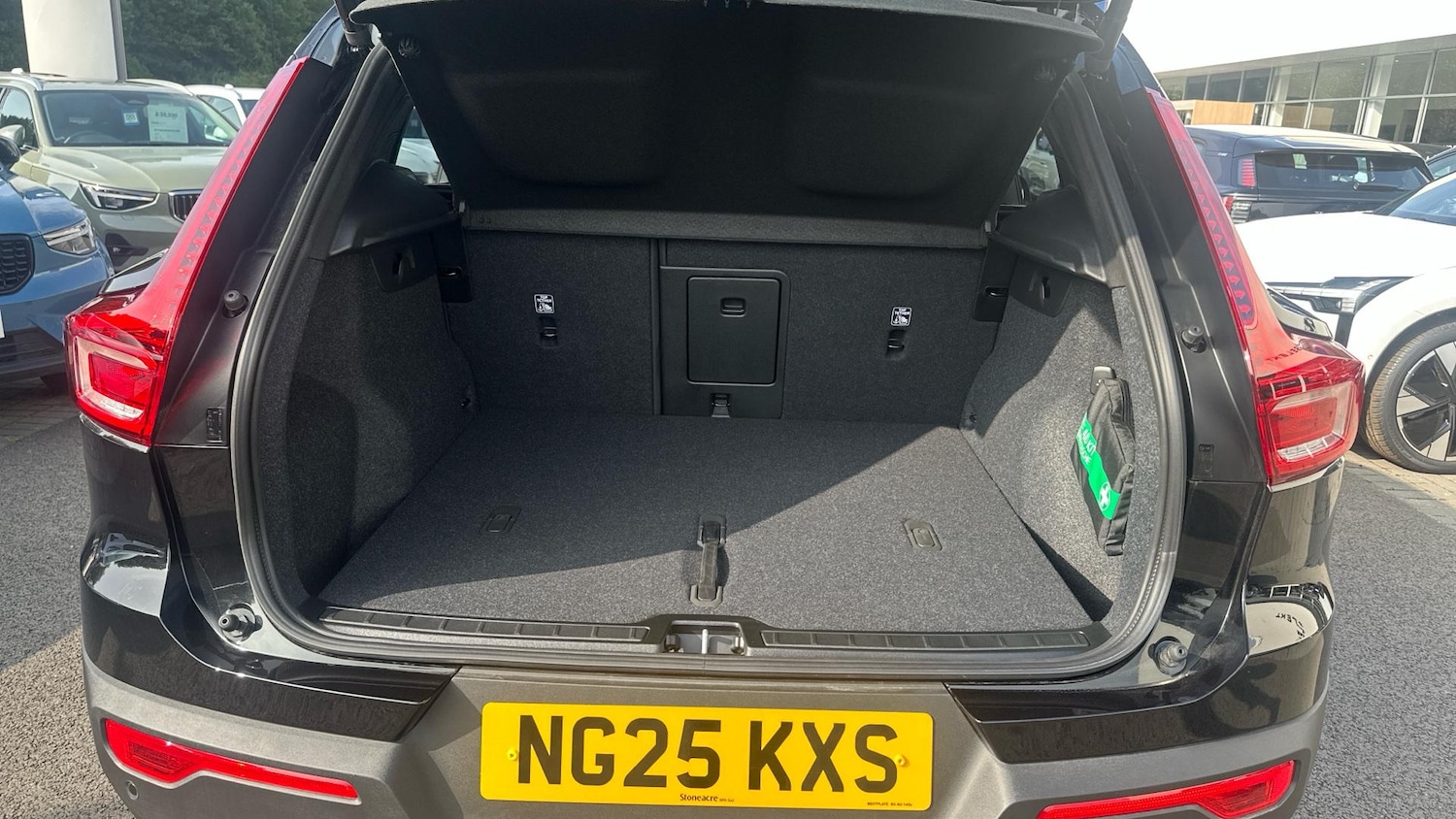 Used Volvo XC40 2025 for sale - 76251121: Photo 14