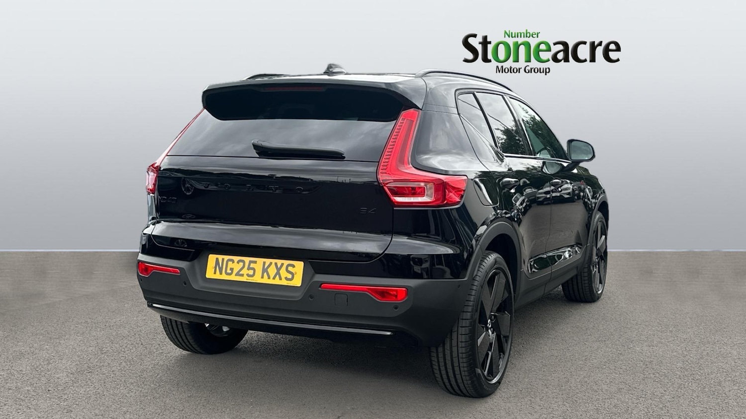 Used Volvo XC40 2025 for sale - 76251121: Photo 2