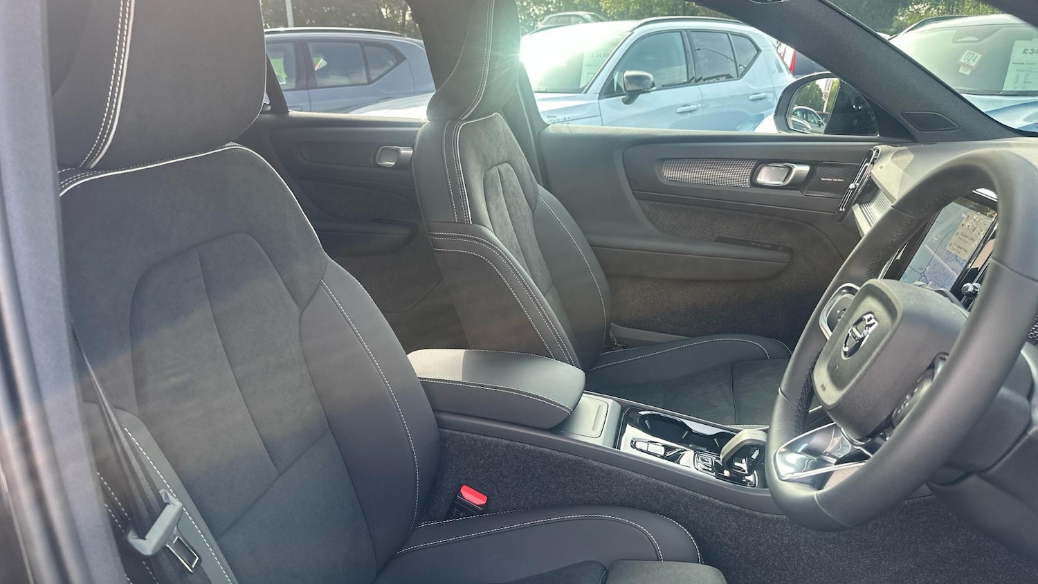 Used Volvo XC40 2025 for sale - 76251121: Photo 27