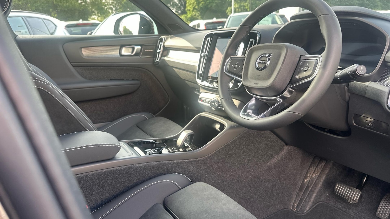 Used Volvo XC40 2025 for sale - 76251121: Photo 6