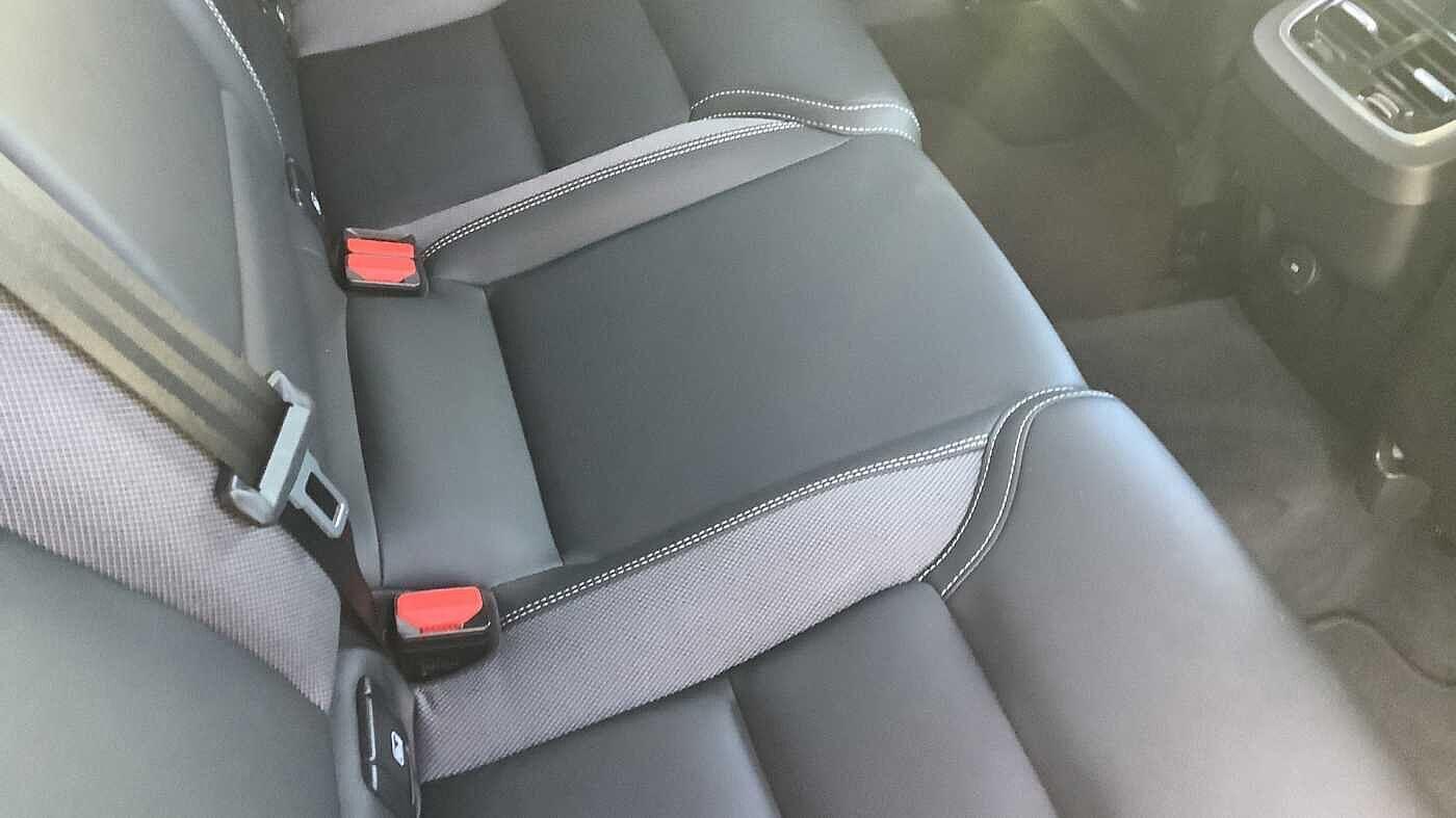 Used Volvo XC60 2023 for sale - 77215999: Photo 8