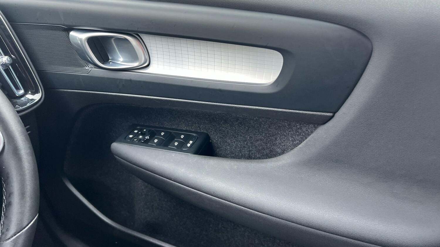 Used Volvo XC40 2023 for sale - 77358576: Photo 20