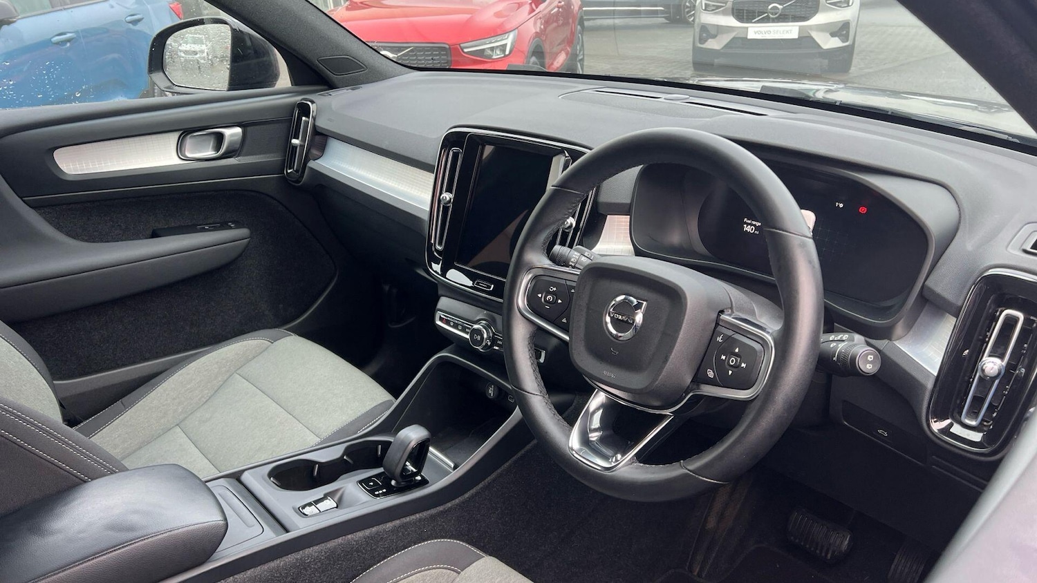 Used Volvo XC40 2023 for sale - 77358576: Photo 8