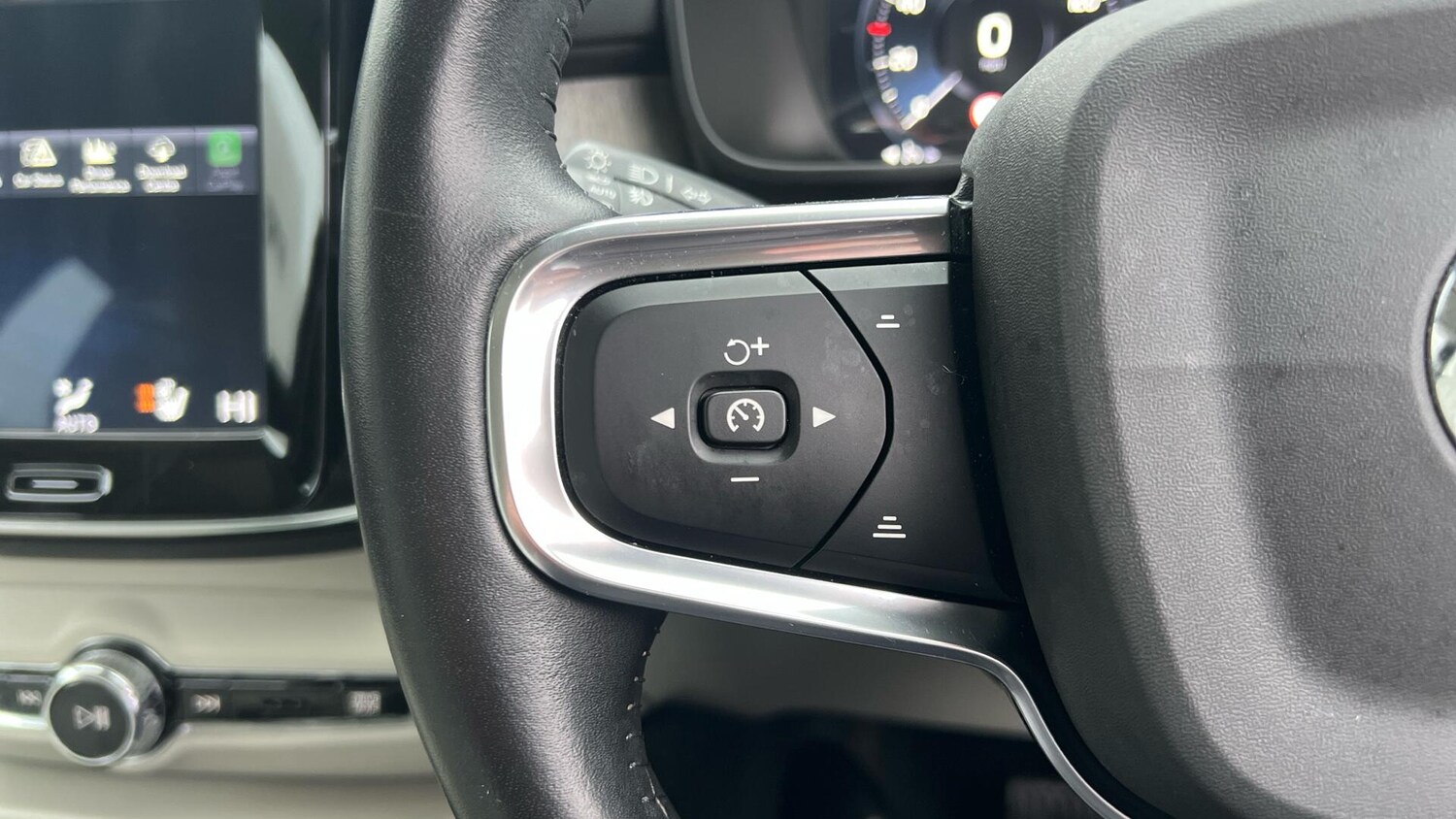 Used Volvo XC40 2020 for sale - 77441182: Photo 21