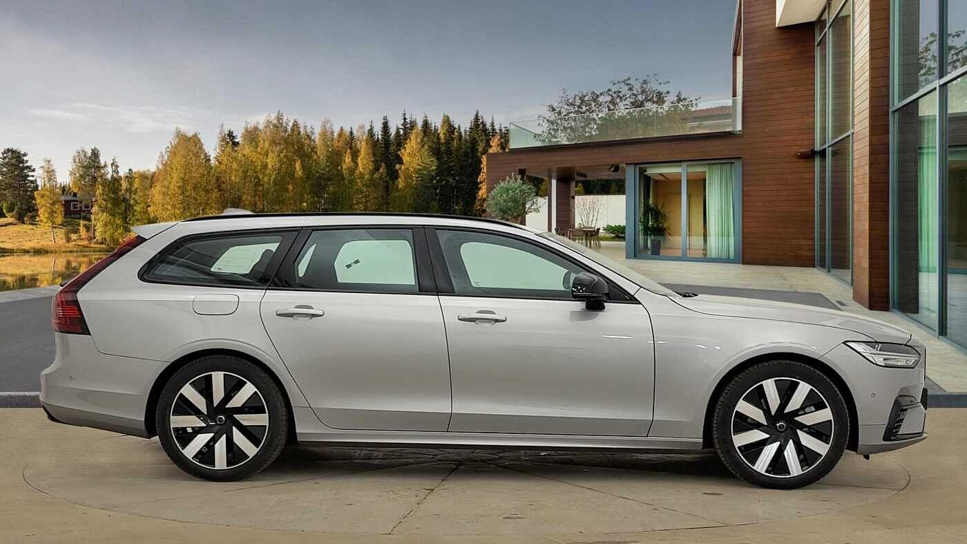 Used Volvo V90 2025 for sale - 77242751: Photo 2