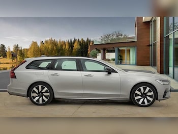 Used Volvo V90 2025 for sale - 77242751: Photo