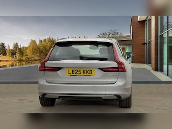 Used Volvo V90 2025 for sale - 77242751: Photo
