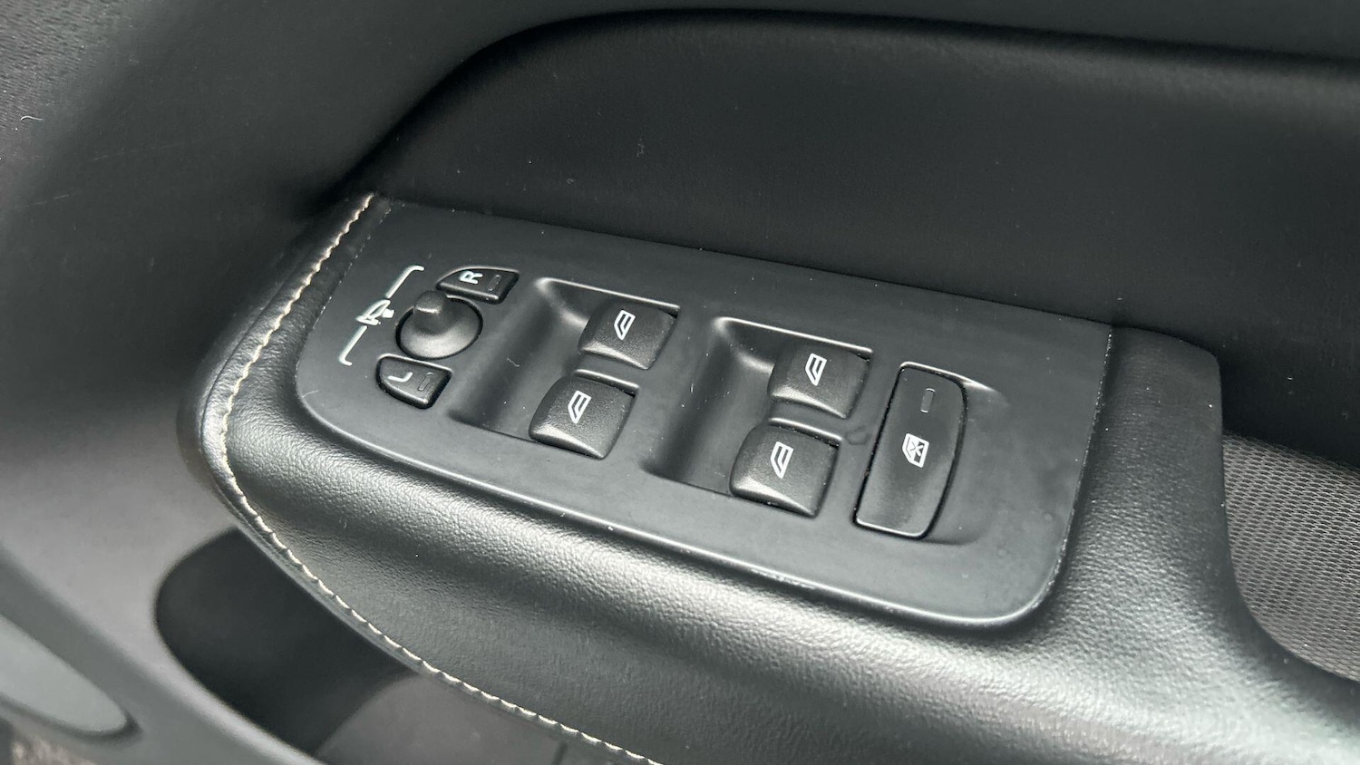 Used Volvo XC60 2019 for sale - 76499271: Photo 24