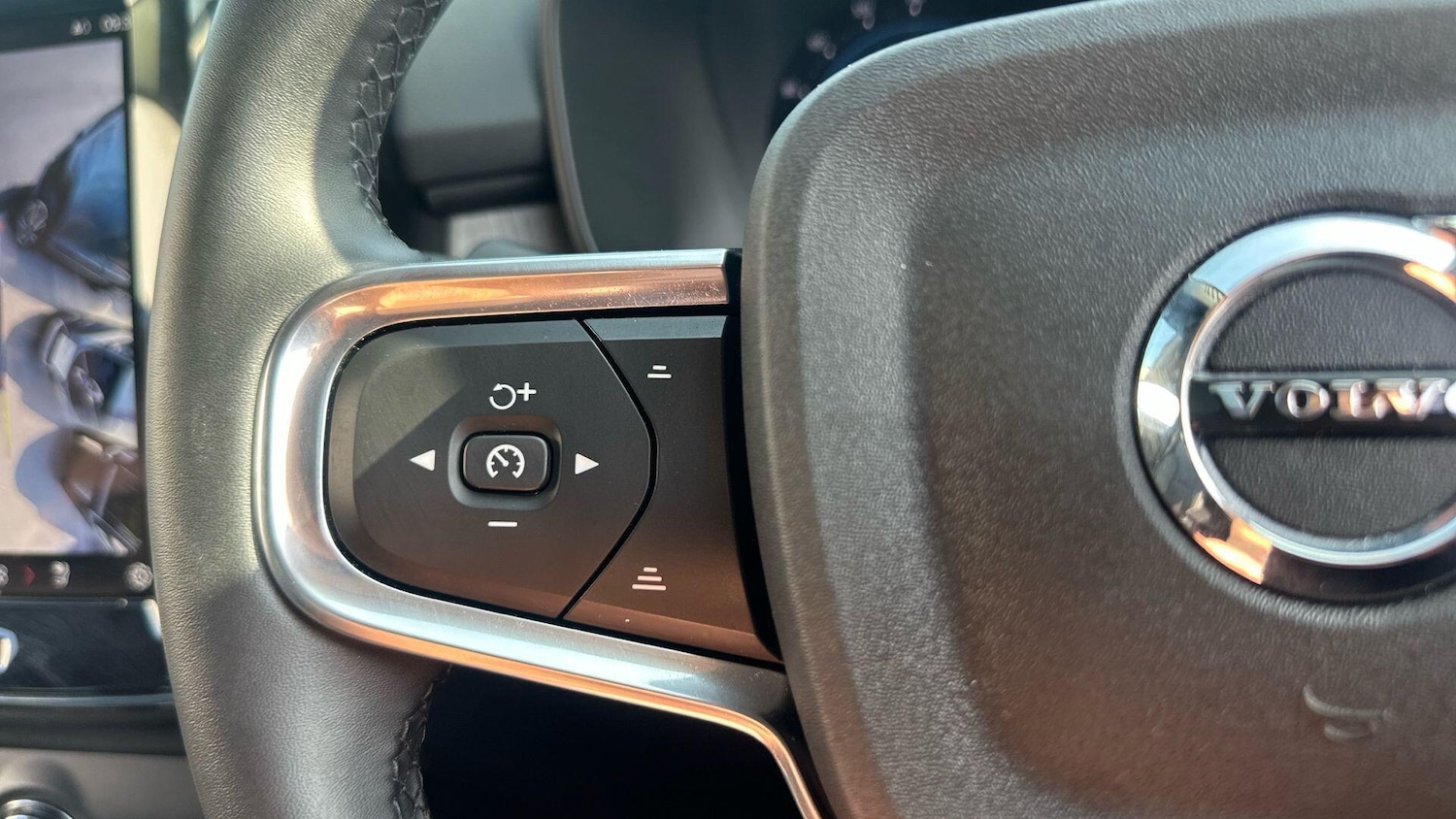 Used Volvo XC40 2024 for sale - 76152309: Photo 48