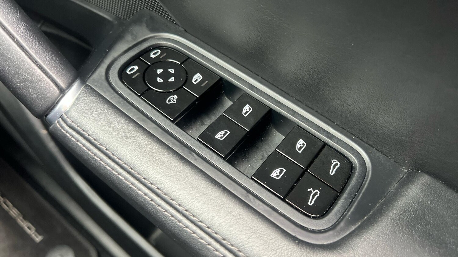 Used Porsche Cayenne for sale - 77807643: Photo 24