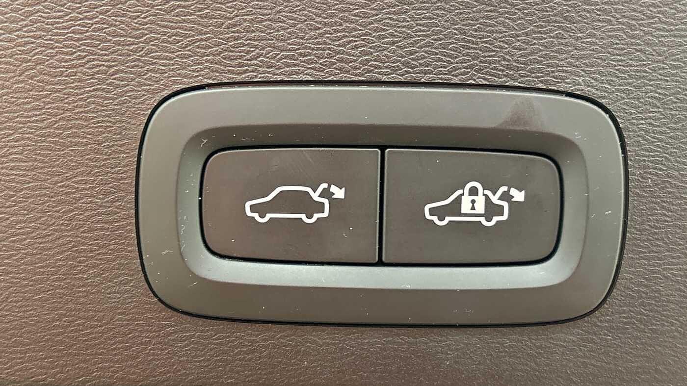 Used Volvo XC40 2025 for sale - 76913419: Photo 19