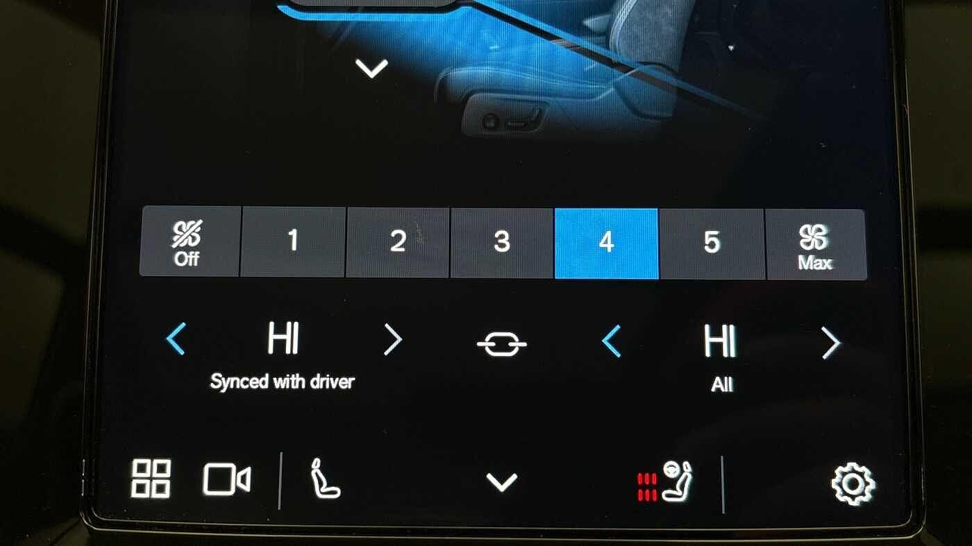 Used Volvo XC40 2025 for sale - 76913419: Photo 40