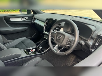 Used Volvo XC40 2025 for sale - 78934477: Photo