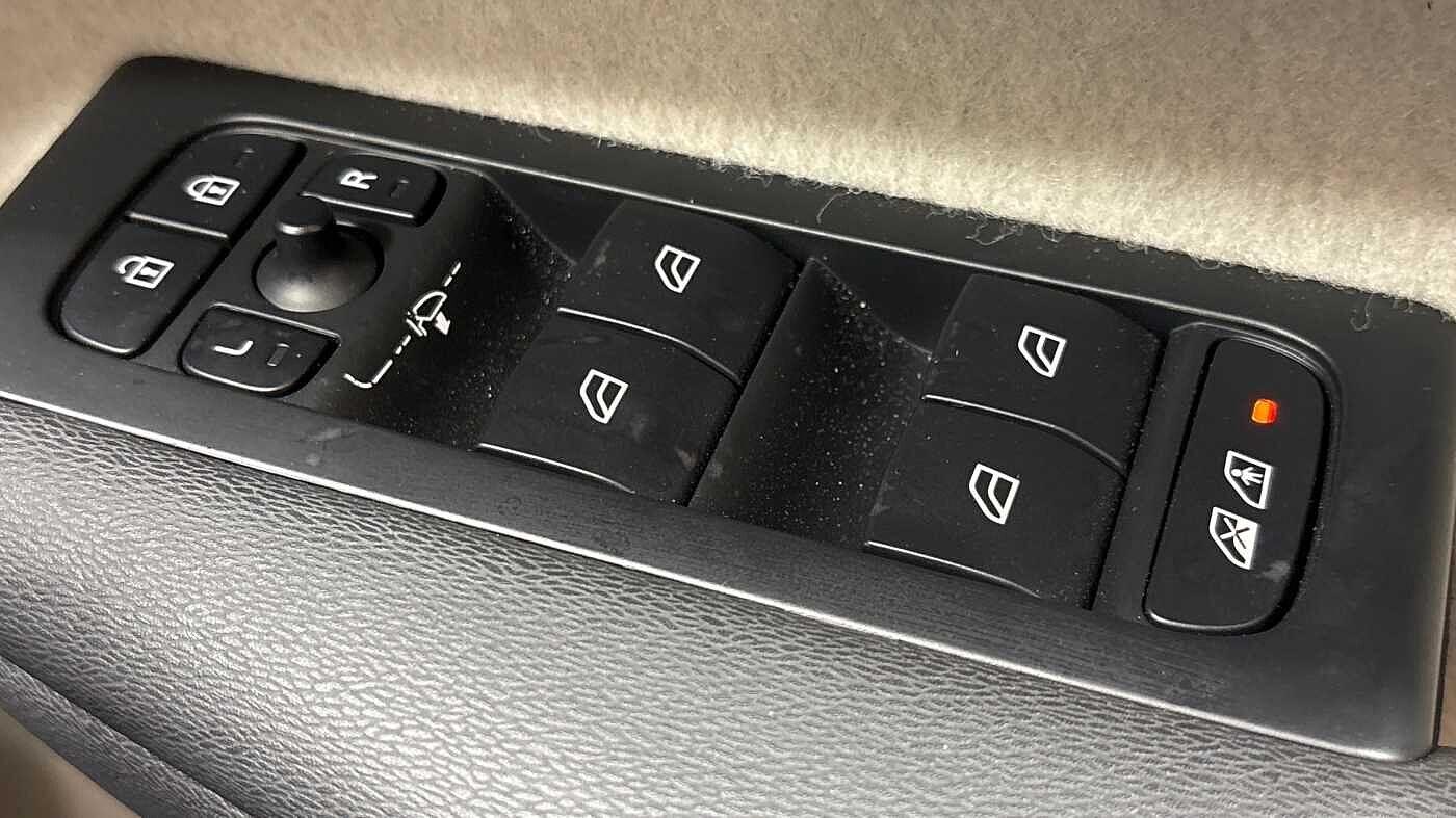 Used Volvo XC40 for sale - 77191419: Photo 25