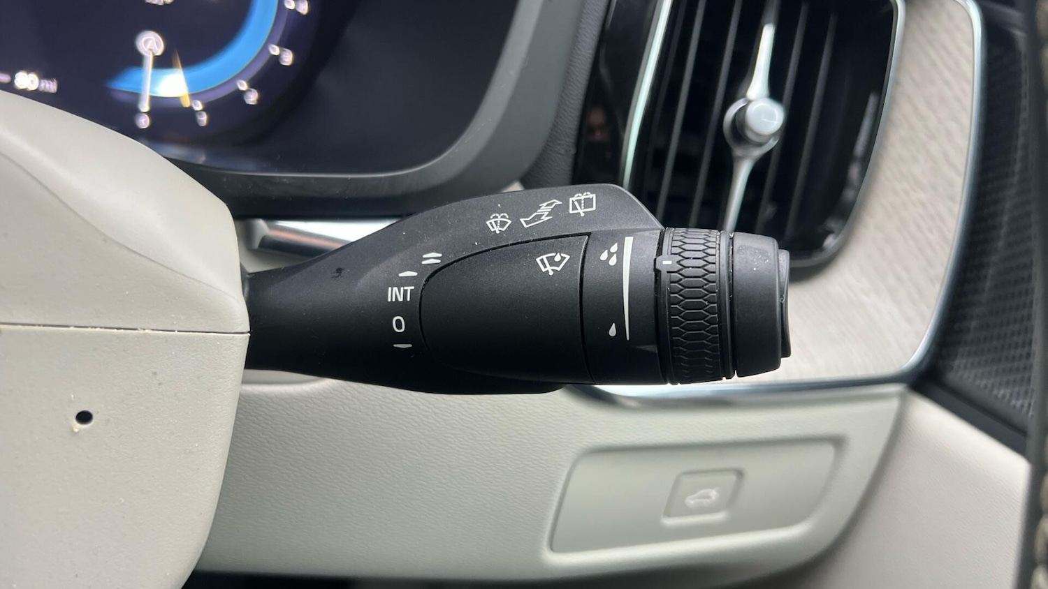 Used Volvo XC60 2023 for sale - 77424906: Photo 22