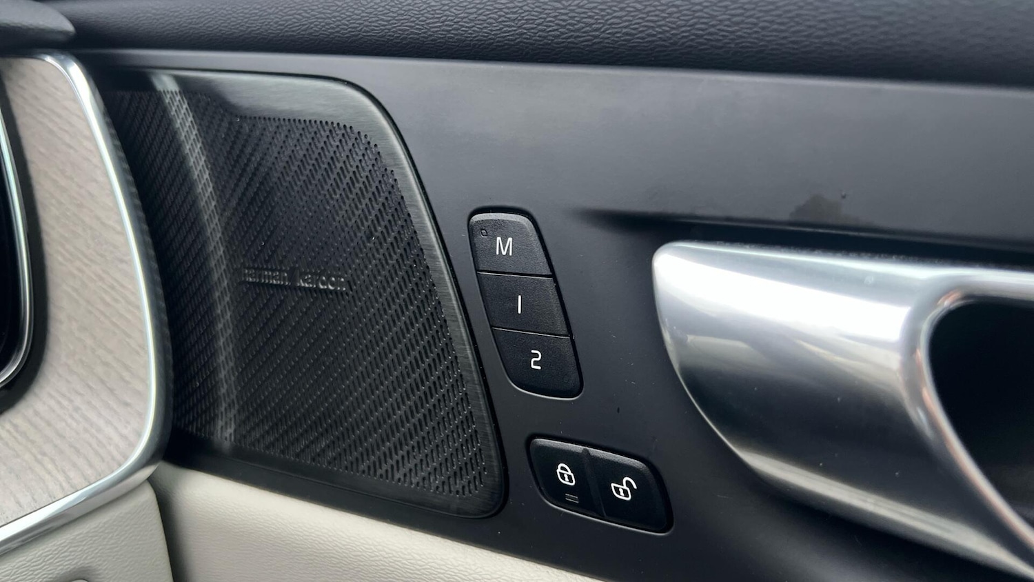 Used Volvo XC60 2023 for sale - 77424906: Photo 33