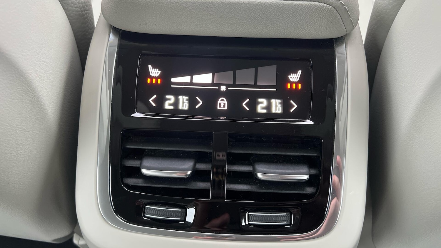 Used Volvo XC60 2023 for sale - 77424906: Photo 34