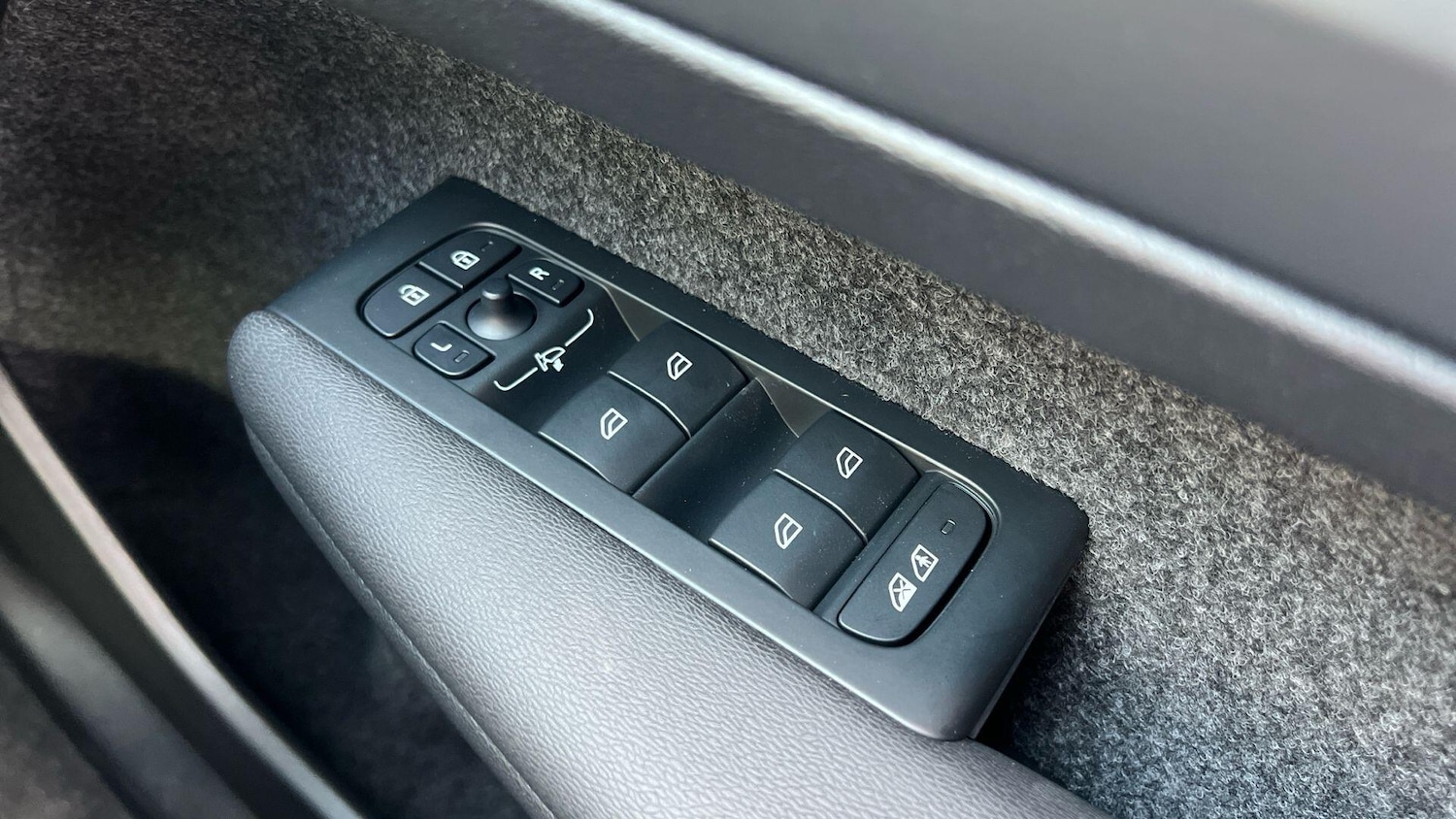 Used Volvo XC40 2026 for sale - 77993379: Photo 16