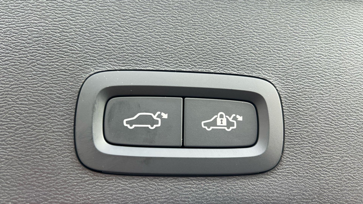 Used Volvo XC40 2026 for sale - 77993379: Photo 21