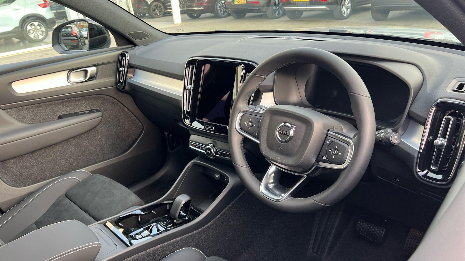 Used Volvo XC40 2026 for sale - 77993379: Photo 7