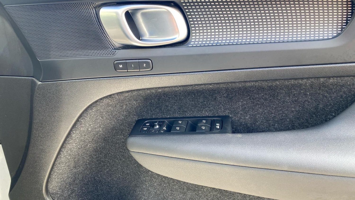 Used Volvo XC40 for sale - 77190419: Photo 25