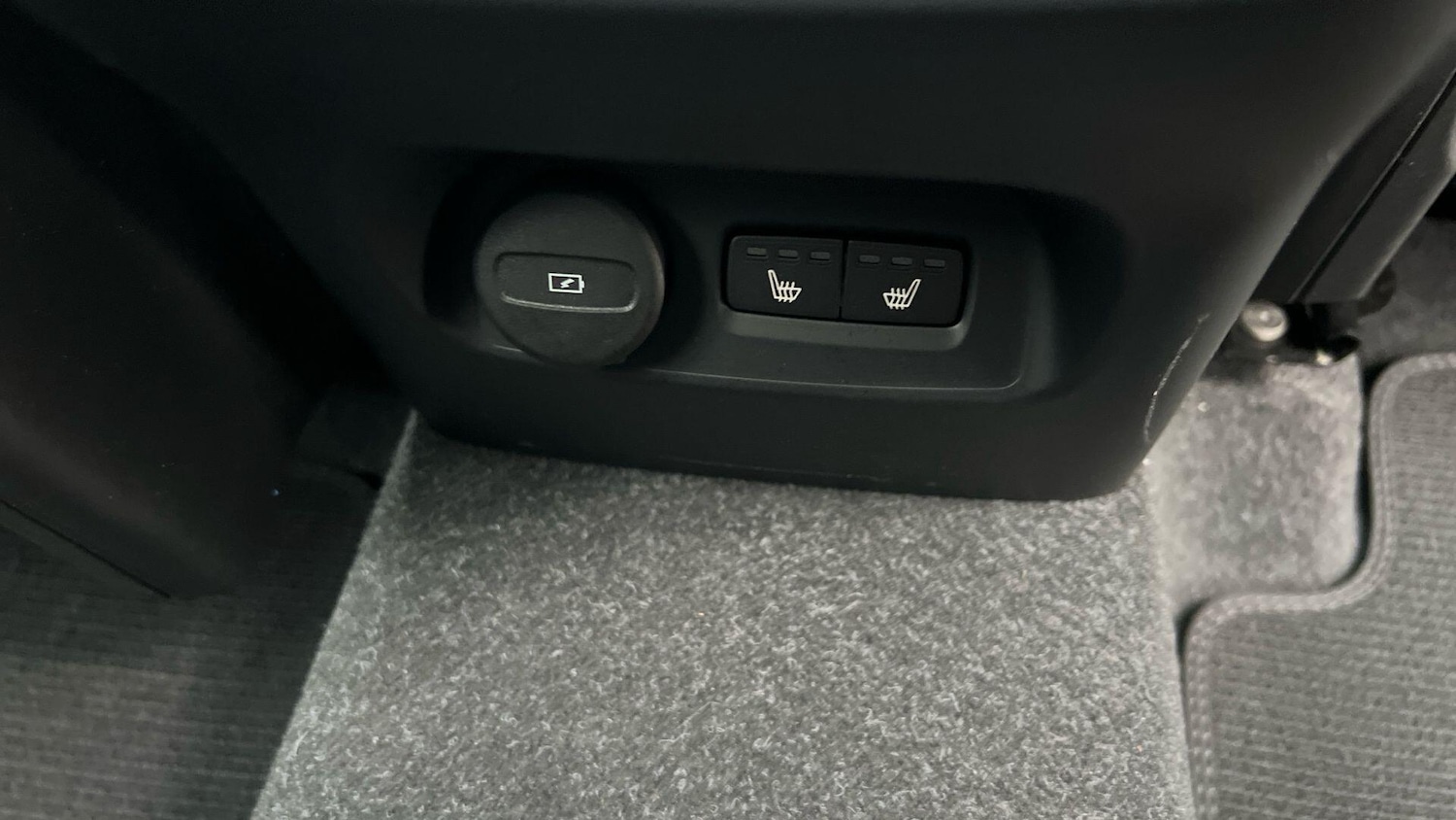 Used Volvo XC40 for sale - 77376960: Photo 14