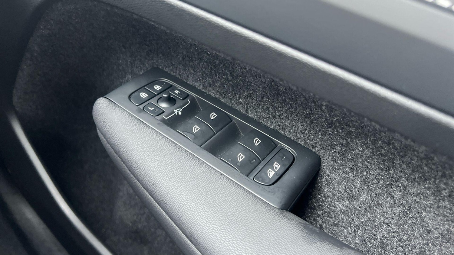 Used Volvo XC40 for sale - 77376960: Photo 20