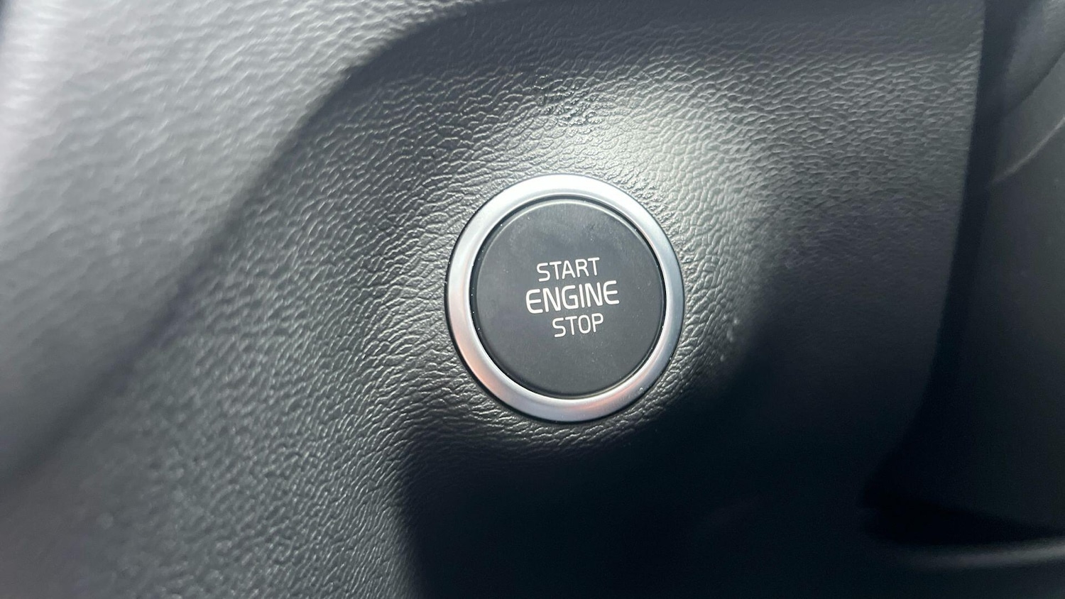 Used Volvo XC40 for sale - 77376960: Photo 21