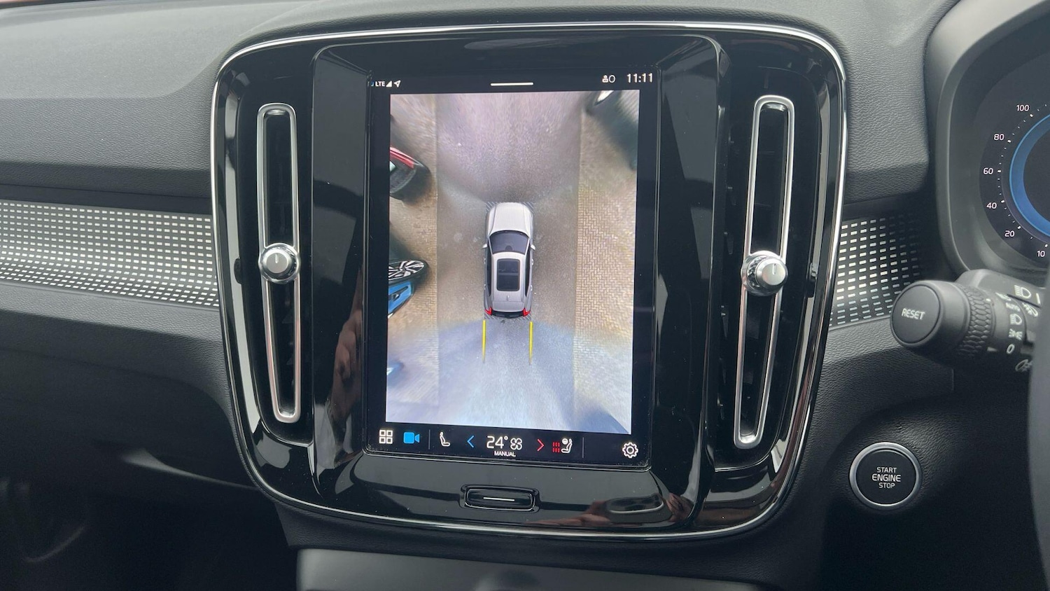 Used Volvo XC40 for sale - 77376960: Photo 30