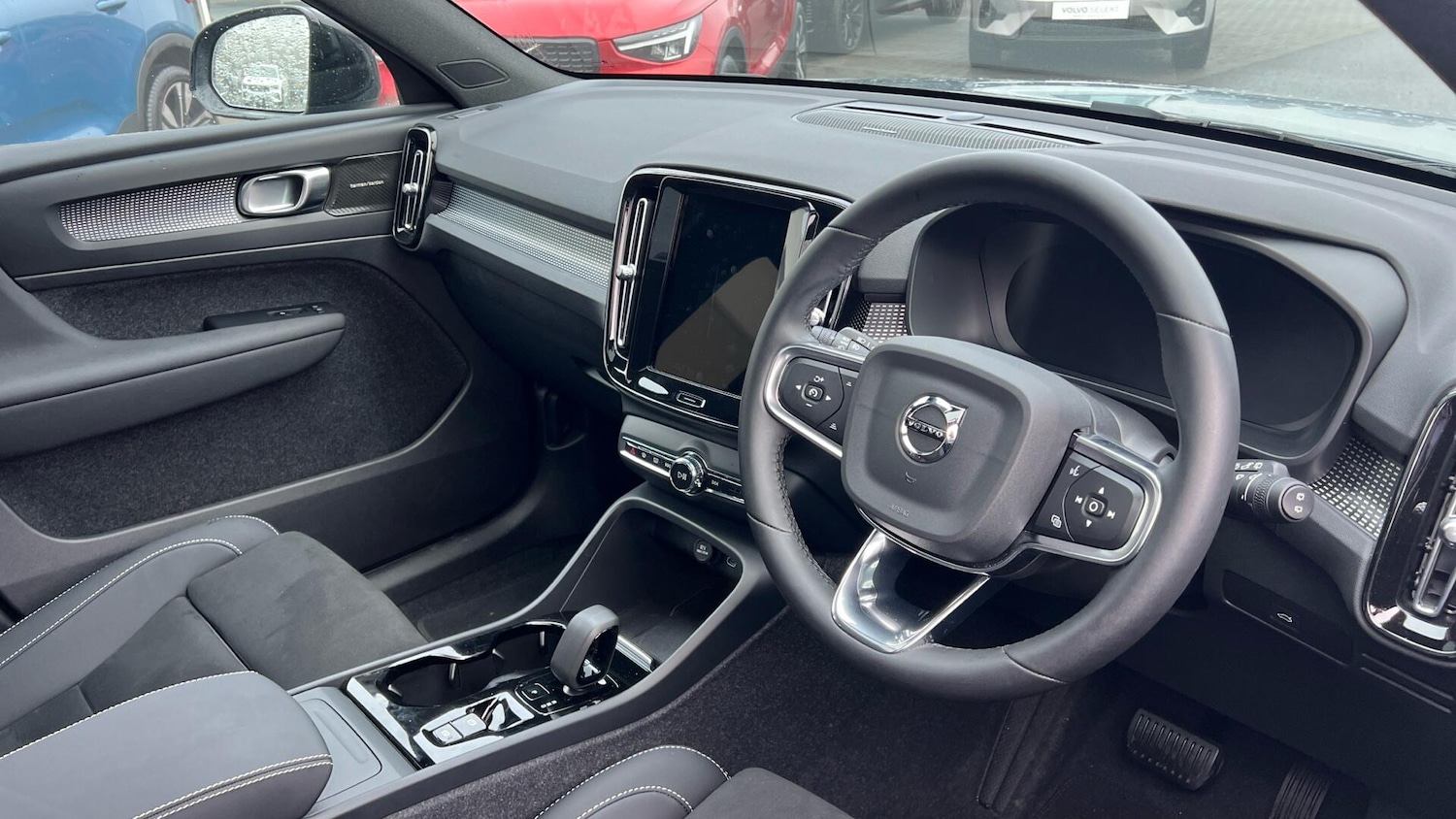 Used Volvo XC40 for sale - 77376960: Photo 45