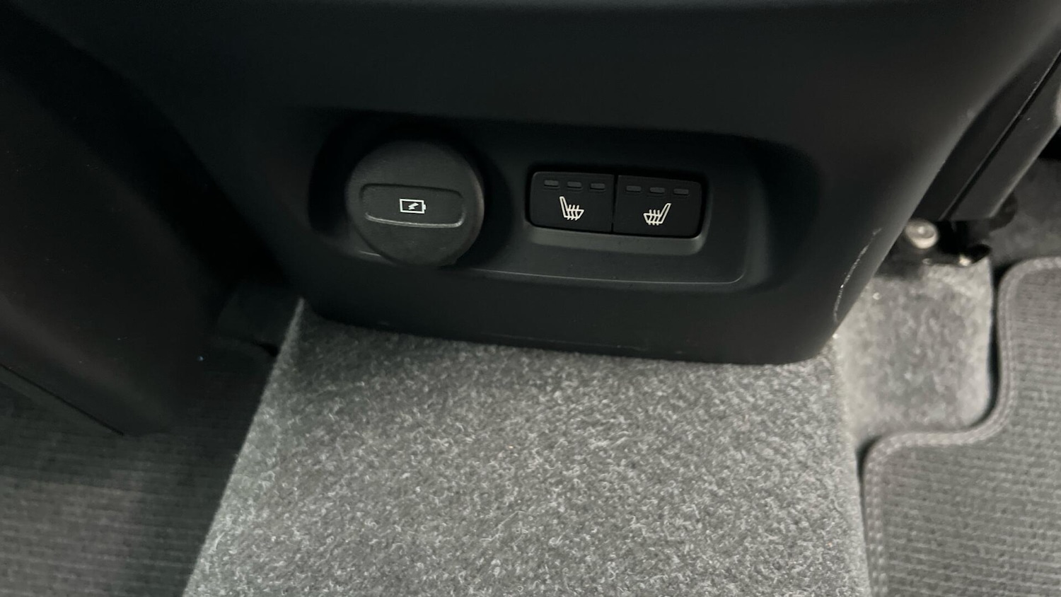 Used Volvo XC40 for sale - 77376960: Photo 74