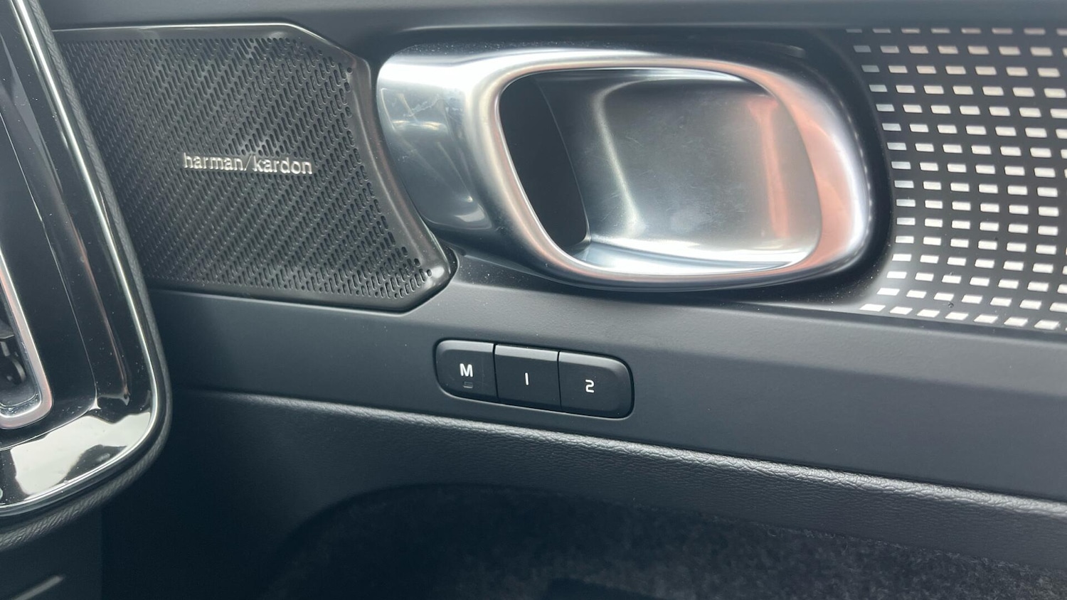 Used Volvo XC40 for sale - 77376960: Photo 77