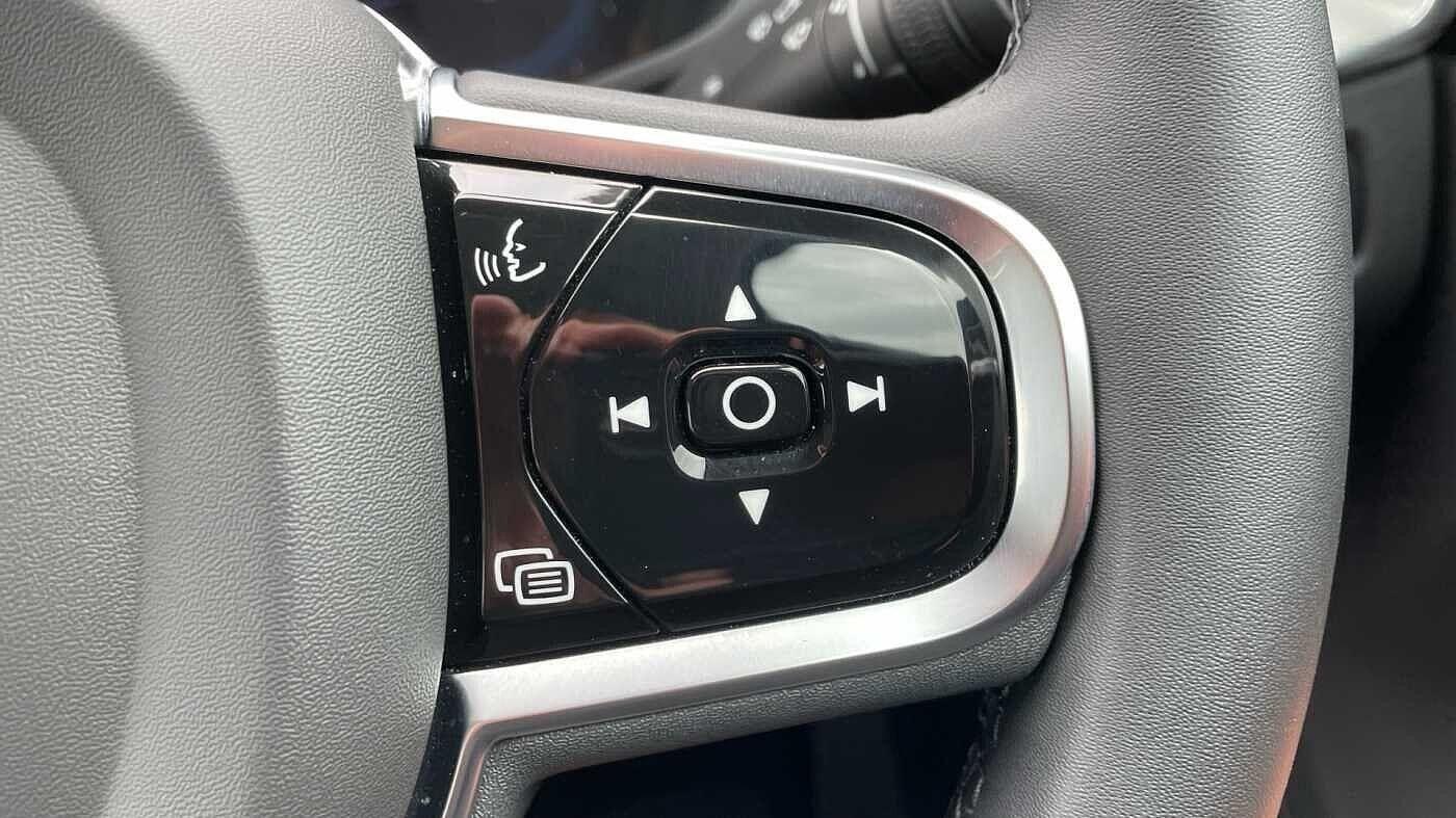 Used Volvo XC60 2023 for sale - 76715263: Photo 11