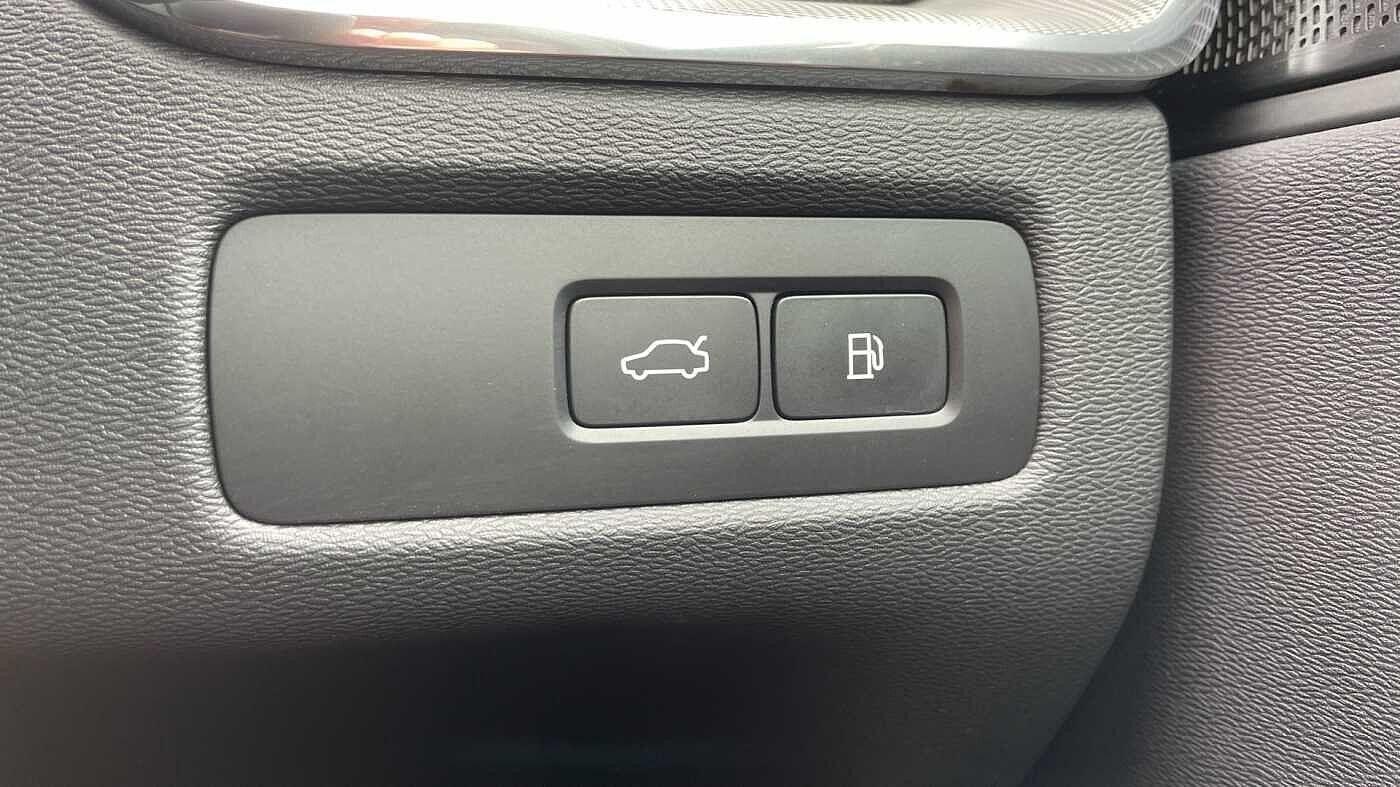 Used Volvo XC60 2023 for sale - 76715263: Photo 15