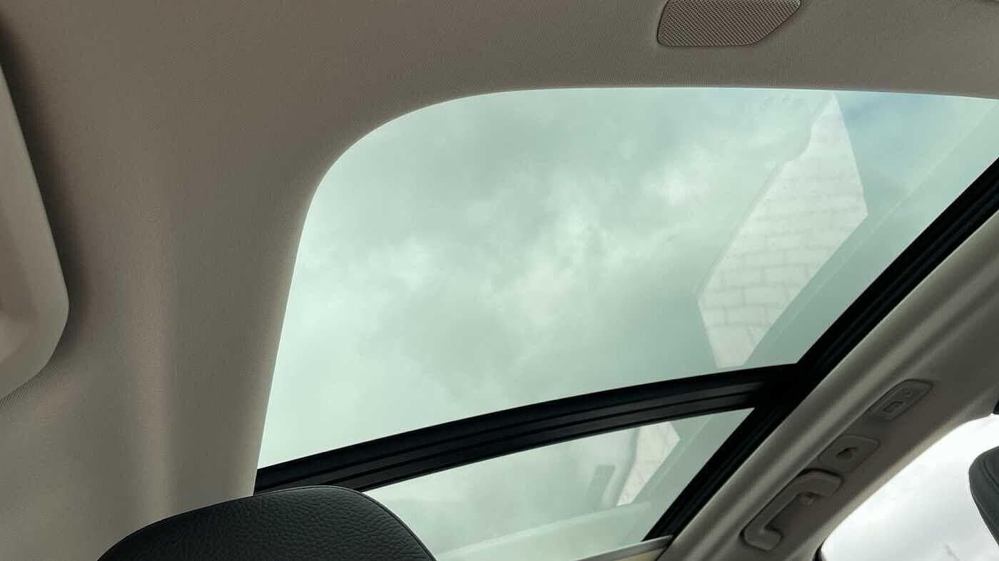 Used Volvo XC60 2023 for sale - 76715263: Photo 2