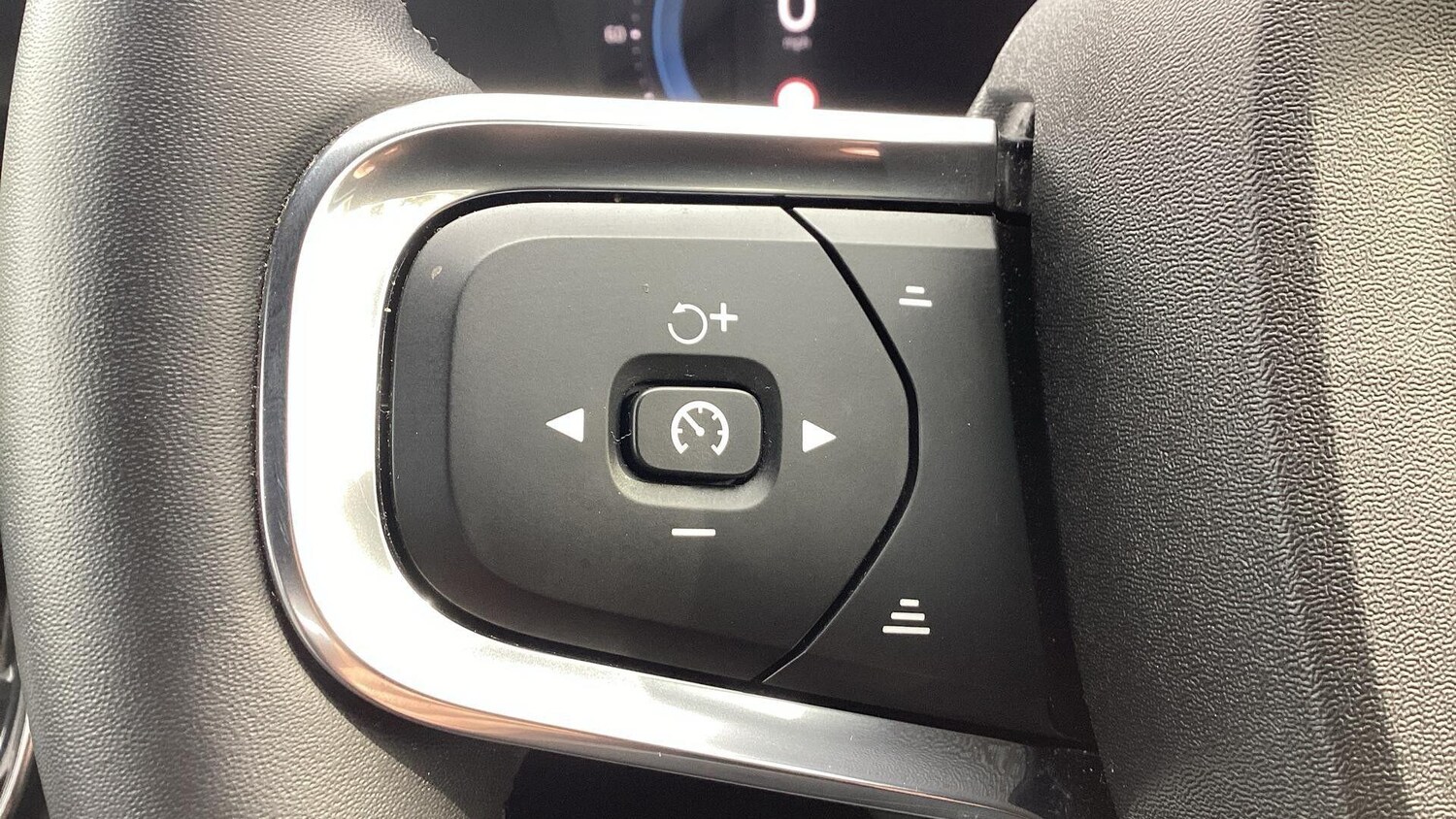 Used Volvo XC40 for sale - 76584319: Photo 13