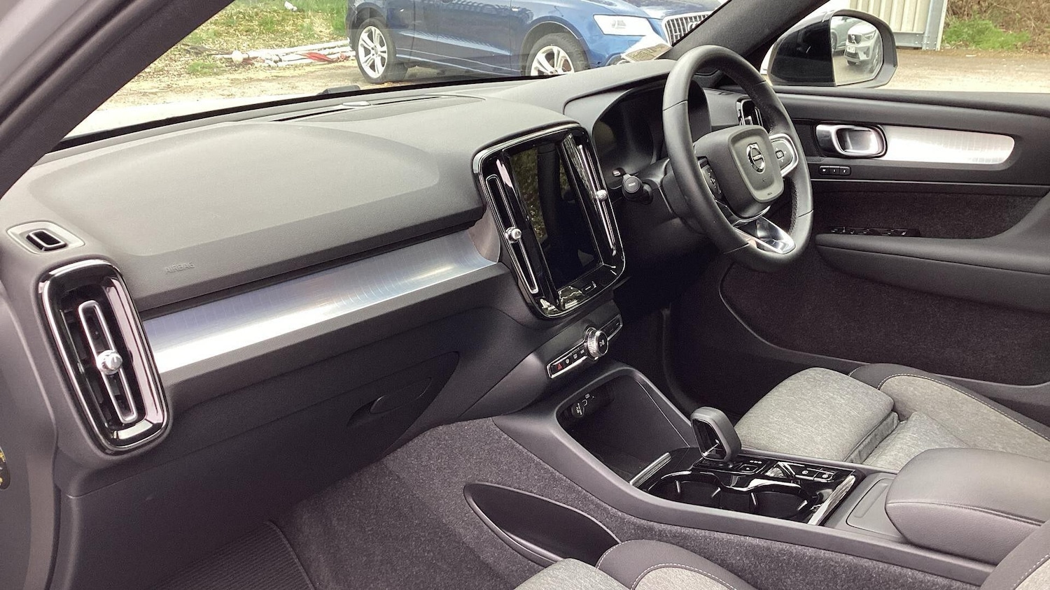 Used Volvo XC40 for sale - 76584319: Photo 5