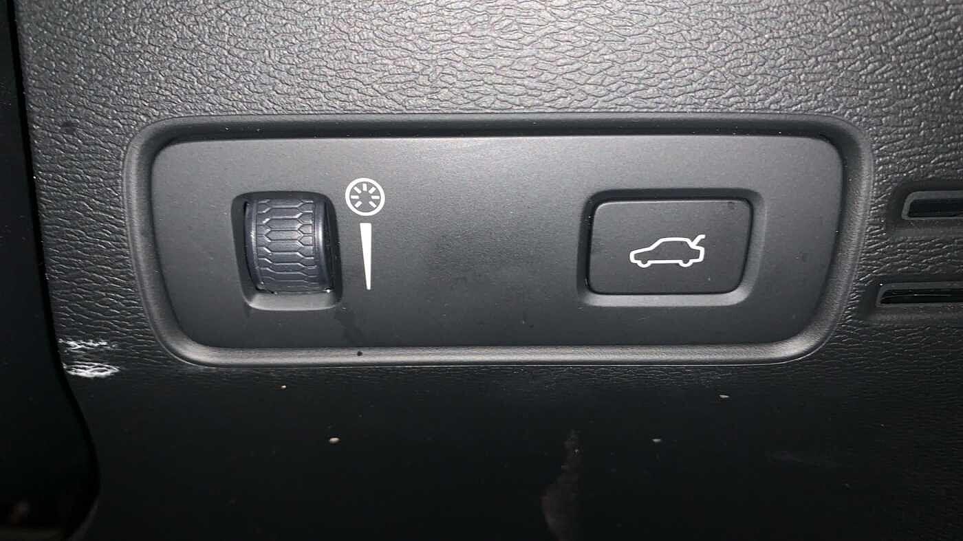 Used Volvo XC40 2020 for sale - 77101936: Photo 37