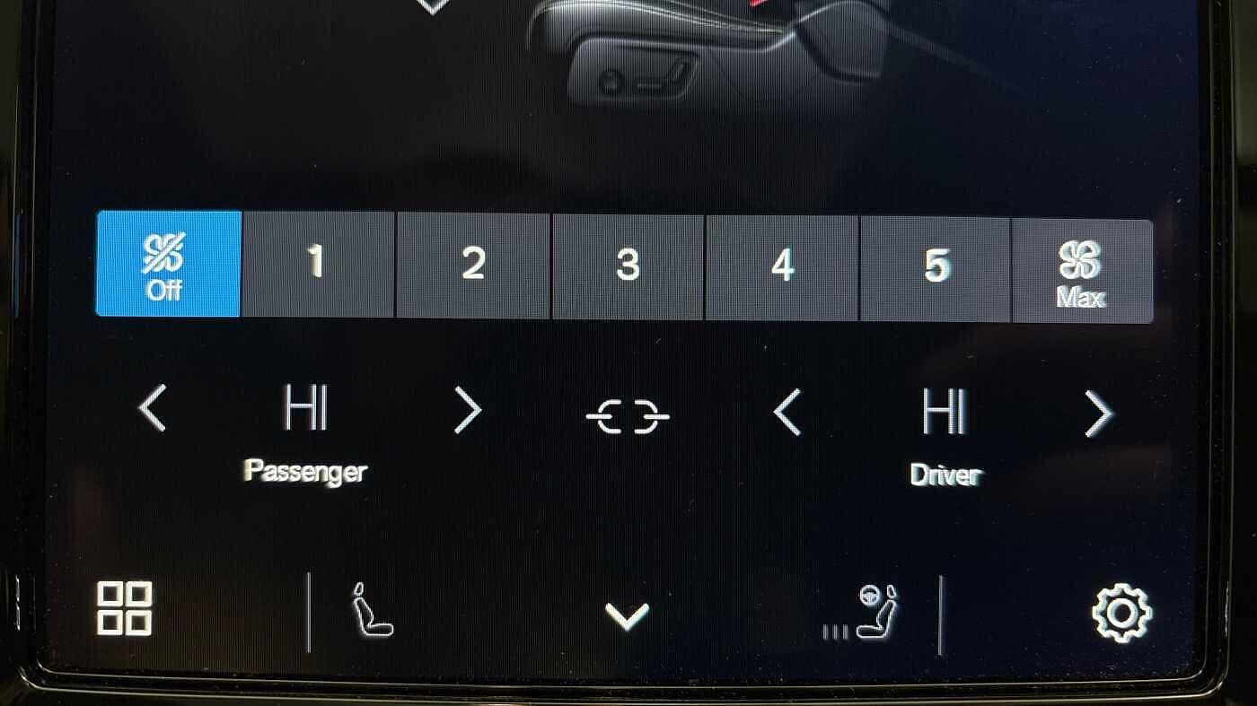 Used Volvo XC40 for sale - 77190452: Photo 40