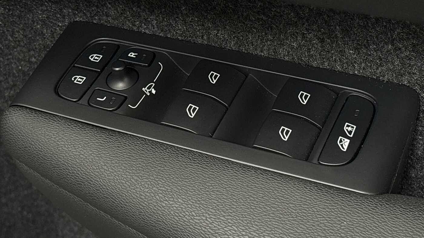 Used Volvo XC40 2024 for sale - 76936443: Photo 25