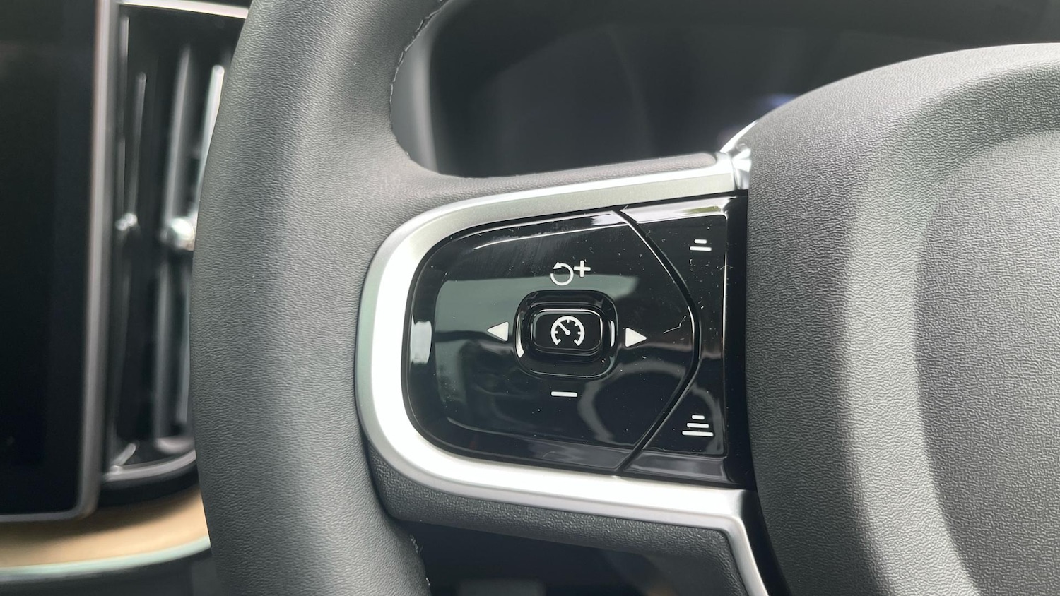 Used Volvo XC60 for sale - 77192053: Photo 22