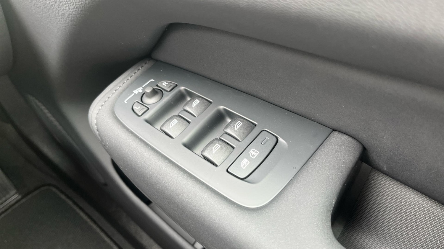 Used Volvo XC60 for sale - 77192053: Photo 25