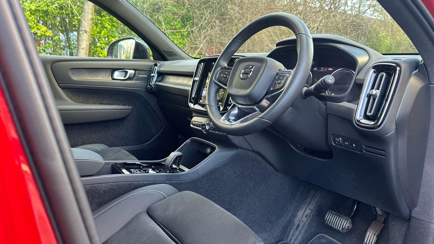 Used Volvo XC40 for sale - 77752877: Photo 41