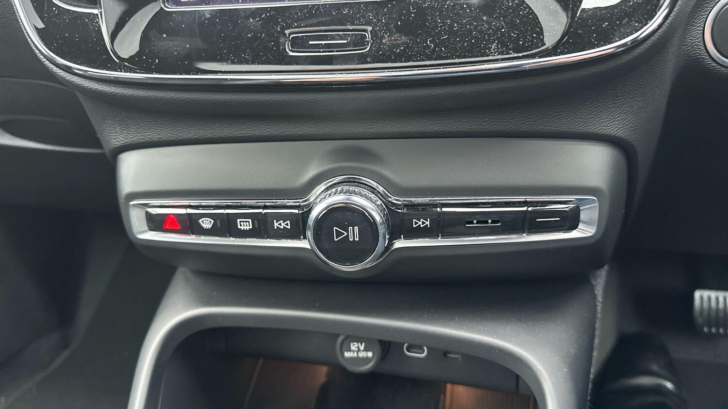 Used Volvo XC40 2024 for sale - 77440119: Photo 34